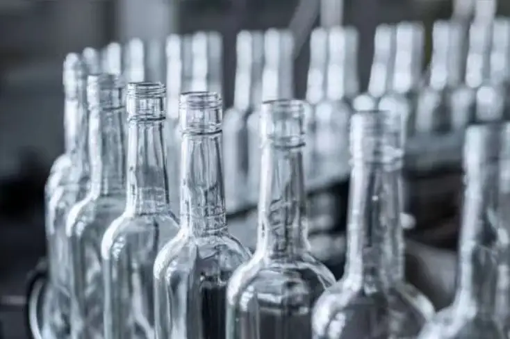 Bulk Glass Bottles for Alcoholic Beverages | Wholesale Supplier