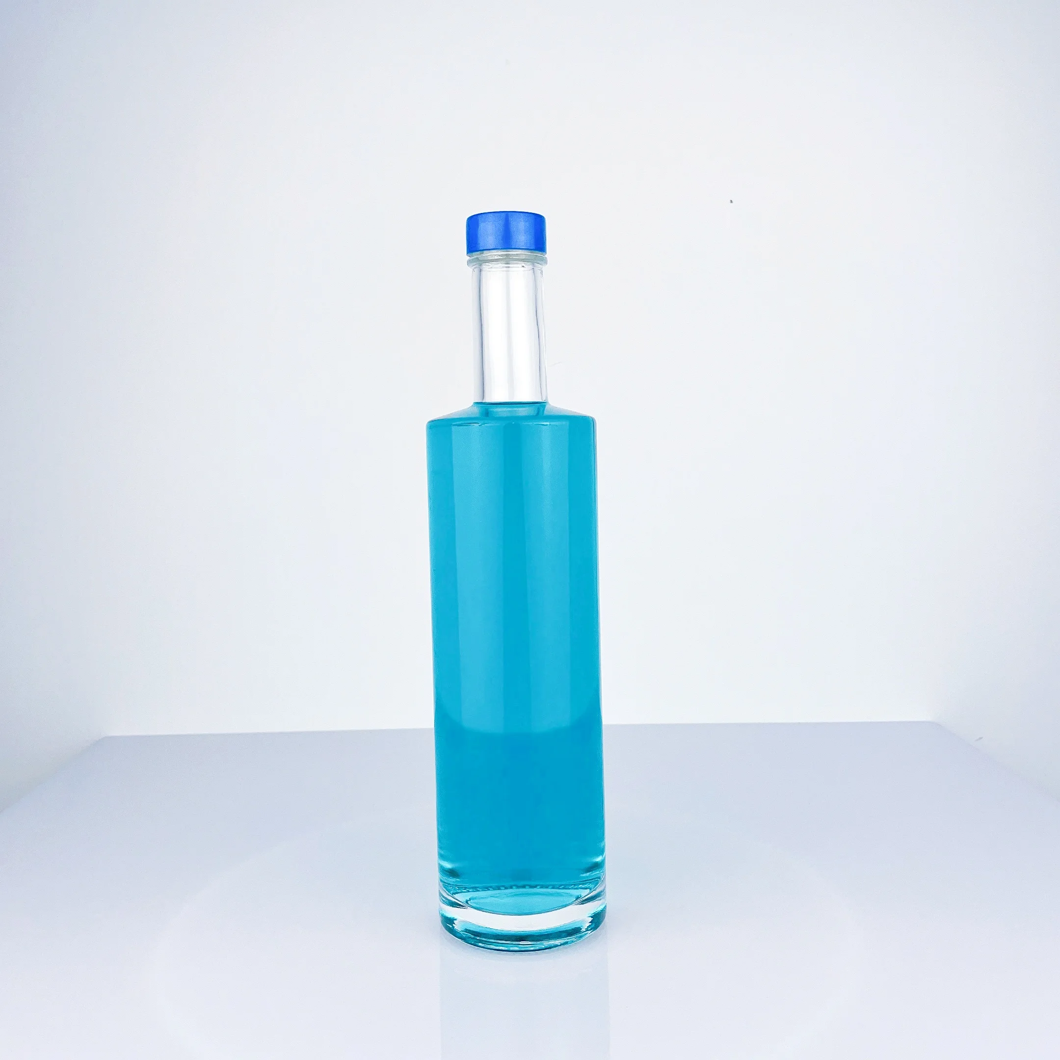 700ml Glass Bottle With Screw Cap For European and Australian Markets